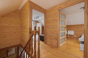 Holiday House With Garden by Renters