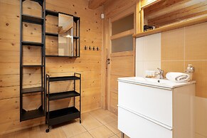 Holiday House With Garden by Renters