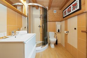 Holiday House With Garden by Renters