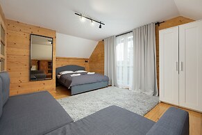 Holiday House With Garden by Renters