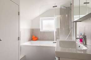 The Jericho Retreat - Bright & Spacious 4bdr Home With Garden