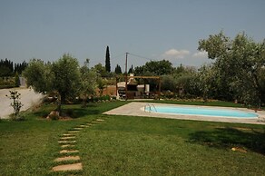 Luxurious 6 Bedroom Villa In a Great Location