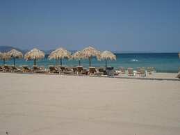 Luxurious 6 Bedroom Villa In a Great Location