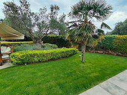 Luxurious 6 Bedroom Villa In a Great Location