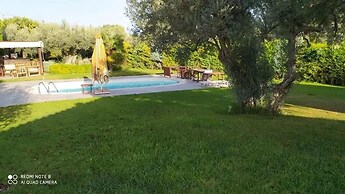 Luxurious 6 Bedroom Villa In a Great Location