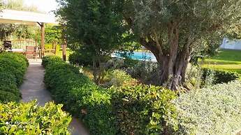 Luxurious 6 Bedroom Villa In a Great Location