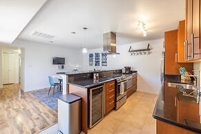 Scottsdale Orange Blossom 3 Bedroom Townhouse by RedAwning