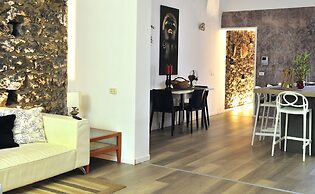 Petra Lavica Holiday Home