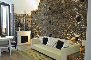 Petra Lavica Holiday Home