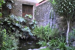 Petra Lavica Holiday Home