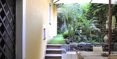 Petra Lavica Holiday Home