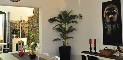 Petra Lavica Holiday Home