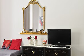 Petra Lavica Holiday Home