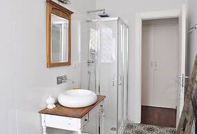 Petra Lavica Holiday Home