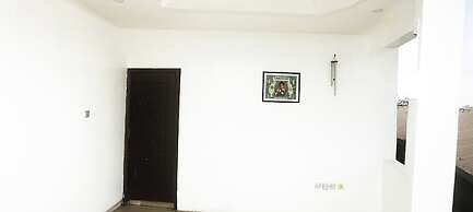 Inviting 2-bed Apartment in Lagos -canal Views