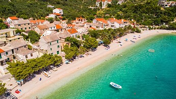 A1 - apt Next to the Beach w Balcony and sea View