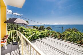 Apt Next to the Beach w Balcony and sea View