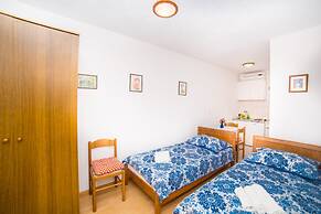 Studio Next to the Beach w Terrace and Parking