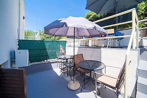 Studio Next to the Beach w Terrace and Parking