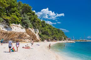 Studio Next to the Beach w Terrace and Parking