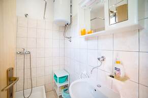 Apt Next to the Beach w Balcony and sea View