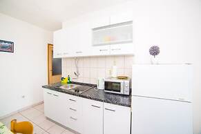 Apt Next to the Beach w Balcony and sea View