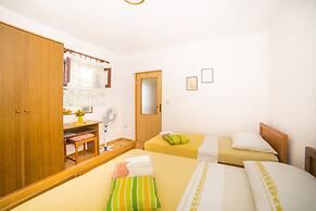 Apt Next to the Beach w Balcony and sea View