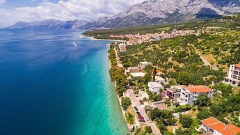 Apt Next to the Beach w Balcony and sea View