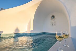 Sun Angelos Oia - Luxury Cave Suites