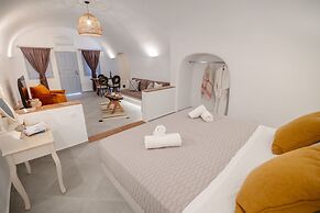 Sun Angelos Oia - Luxury Cave Suites