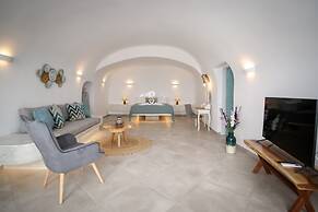 Sun Angelos Oia - Luxury Cave Suites