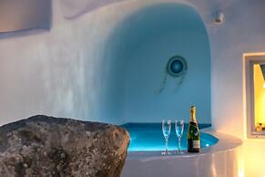 Sun Angelos Oia - Luxury Cave Suites