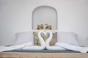 Sun Angelos Oia - Luxury Cave Suites