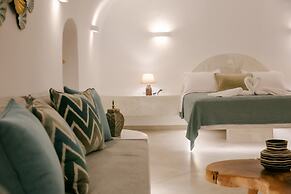 Sun Angelos Oia - Luxury Cave Suites