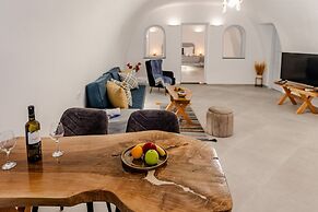 Sun Angelos Oia - Luxury Cave Suites