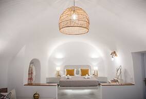 Sun Angelos Oia - Luxury Cave Suites
