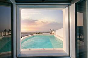 Sun Angelos Oia - Luxury Cave Suites
