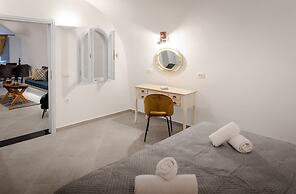 Sun Angelos Oia - Luxury Cave Suites