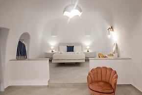 Sun Angelos Oia - Luxury Cave Suites