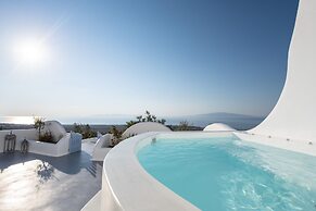 Sun Angelos Oia - Luxury Cave Suites