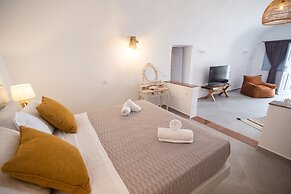 Sun Angelos Oia - Luxury Cave Suites