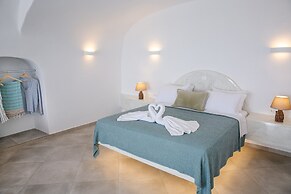 Sun Angelos Oia - Luxury Cave Suites