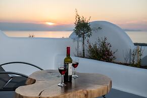 Sun Angelos Oia - Luxury Cave Suites