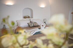Sun Angelos Oia - Luxury Cave Suites