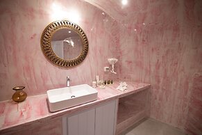 Sun Angelos Oia - Luxury Cave Suites