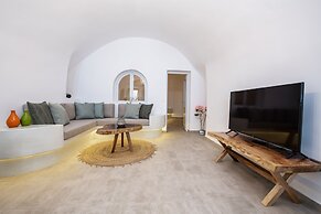 Sun Angelos Oia - Luxury Cave Suites