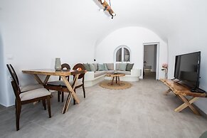 Sun Angelos Oia - Luxury Cave Suites