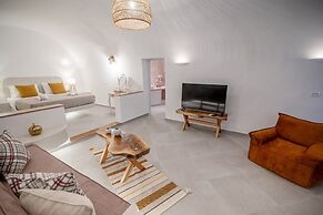 Sun Angelos Oia - Luxury Cave Suites
