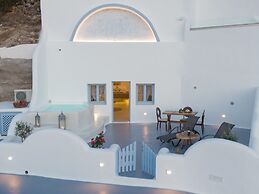 Sun Angelos Oia - Luxury Cave Suites