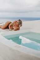 Sun Angelos Oia - Luxury Cave Suites